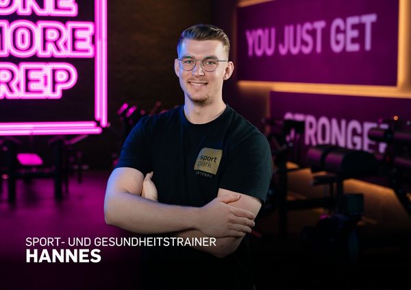 Hannes hannes.doll@sportpark-gruppe.de - Student